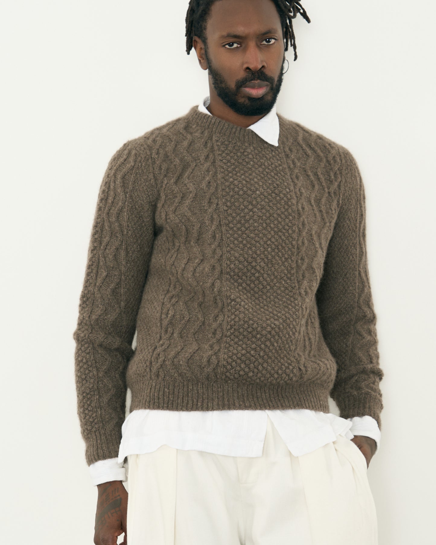 HANDKNIT 01_EARTH GREY